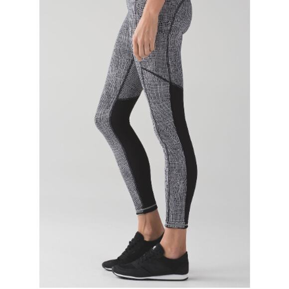 Lululemon Speed Tight V Leggings Ankle Women 6 Black White Pockets Workout - Picture 3 of 8